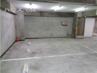 地下駐車スペース