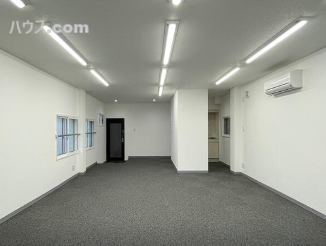 奥から入口付近