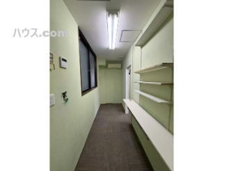 奥側、従業員スペース