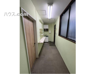 奥側、従業員スペース